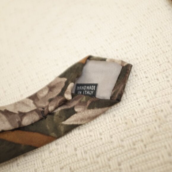 Sazzari green tie with white floral handmade in Italy 100% silk - Picture 4 of 4